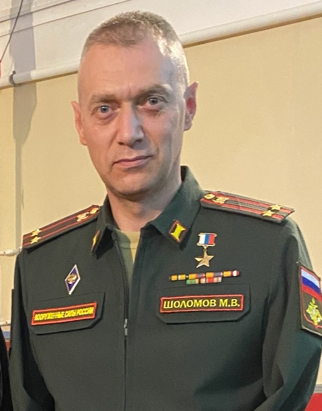 2 сентября на экскурсии в музее памяти представителей Российского Императорского Дома «Напольная школа в городе Алапаевске» Герой России Максим Владимирович Шоломов познакомился с коллекциями и архивами Великокняжеских Семей Российской Империи.